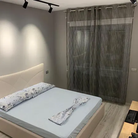 Apartment I&s 4