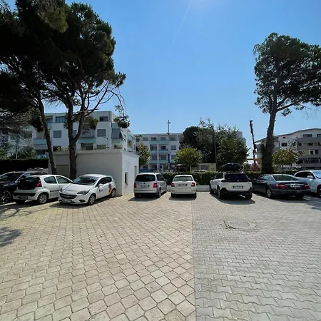 Apartment I&s 4 *